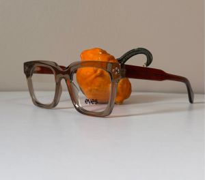 fall-mens-eyeglasses-eyesnyc-transparent-brown-blog-thumbnail